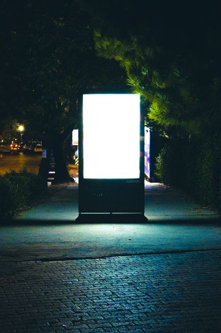 Totem publicitaire imprimé par Signum Imprimerie